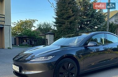 Седан Tesla Model 3 2025 в Нововолинську