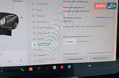 Седан Tesla Model 3 2019 в Бучі