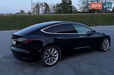 Седан Tesla Model 3 2019 в Львові