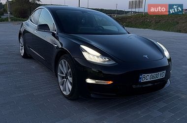 Седан Tesla Model 3 2019 в Львові