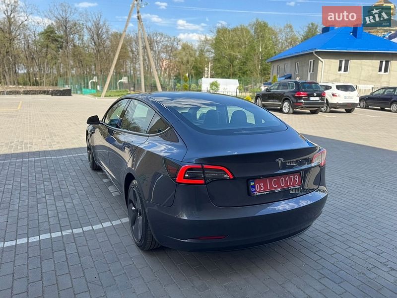 Седан Tesla Model 3 2021 в Луцке