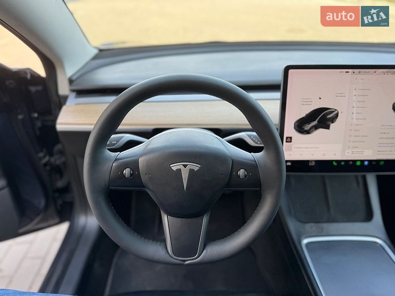 Седан Tesla Model 3 2021 в Луцке