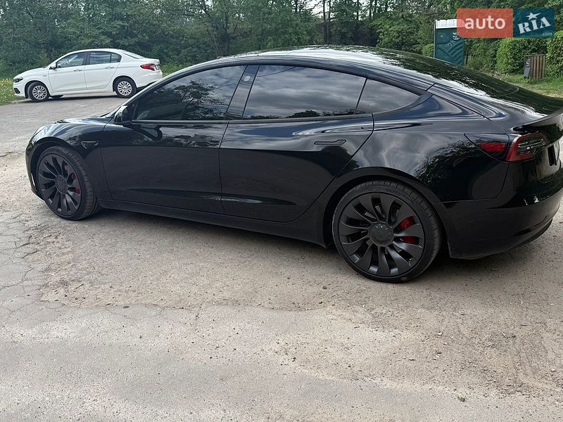 Седан Tesla Model 3 2021 в Львове