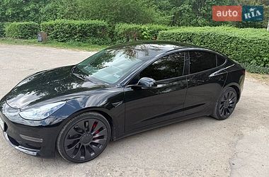 Седан Tesla Model 3 2021 в Львове