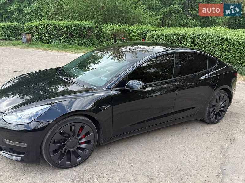 Седан Tesla Model 3 2021 в Львове