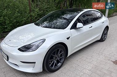 Седан Tesla Model 3 2023 в Львові