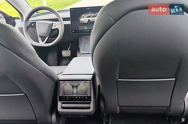 Седан Tesla Model 3 2024 в Стрые