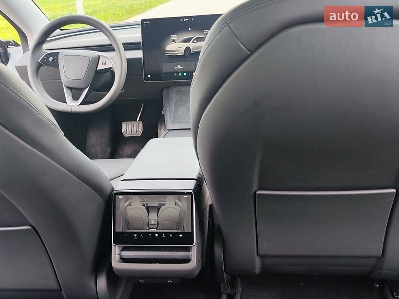 Седан Tesla Model 3 2024 в Стрые
