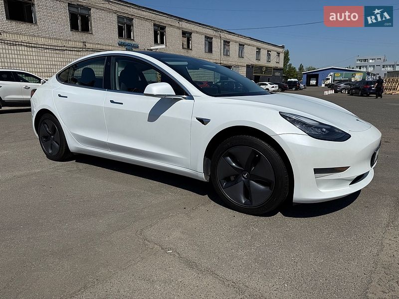 Седан Tesla Model 3 2018 в Києві