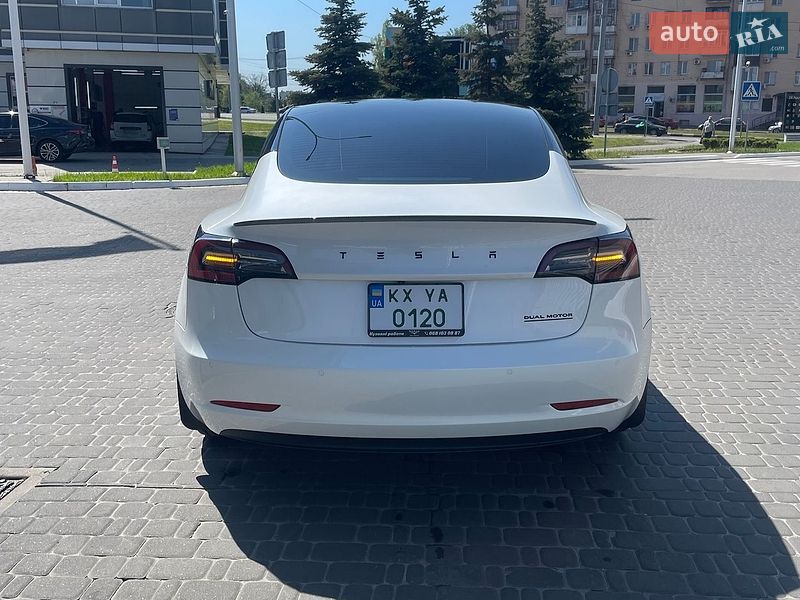 Седан Tesla Model 3 2021 в Харькове