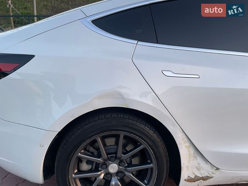 Седан Tesla Model 3 2019 в Ирпене