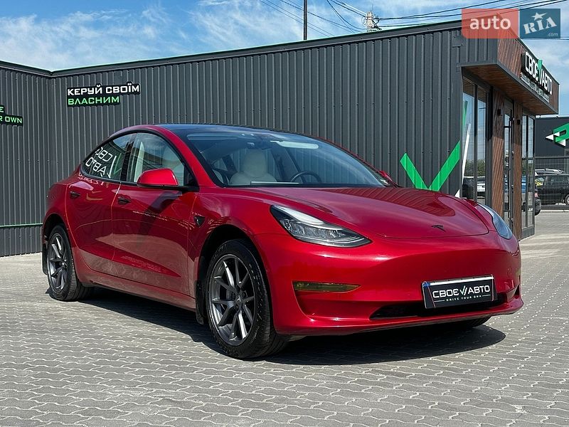 Седан Tesla Model 3 2020 в Львові