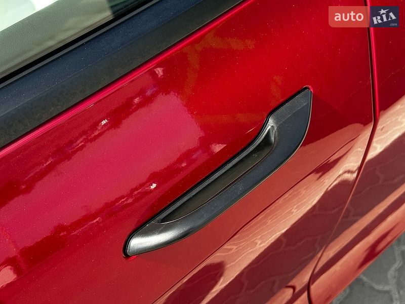 Седан Tesla Model 3 2020 в Львові