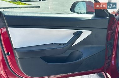 Седан Tesla Model 3 2020 в Львові