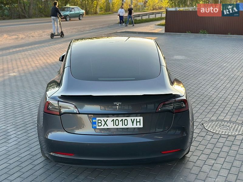Седан Tesla Model 3 2021 в Вінниці