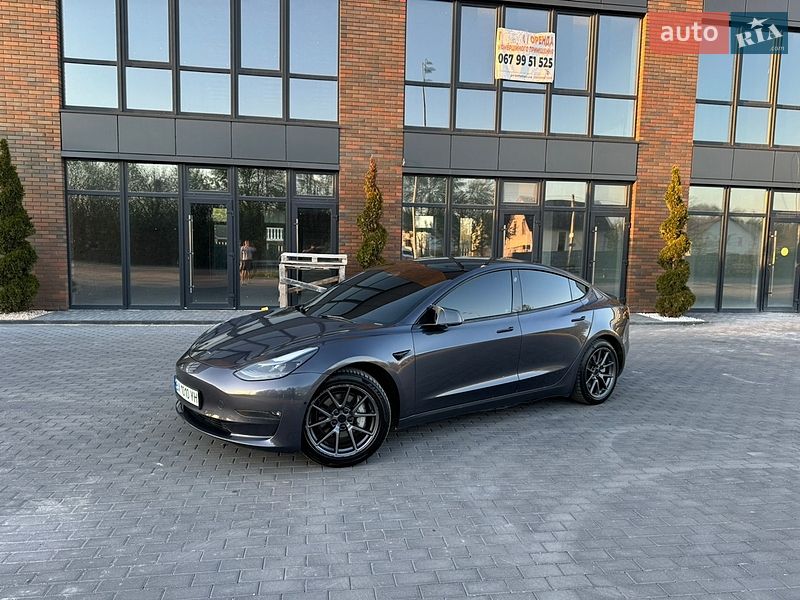 Седан Tesla Model 3 2021 в Вінниці