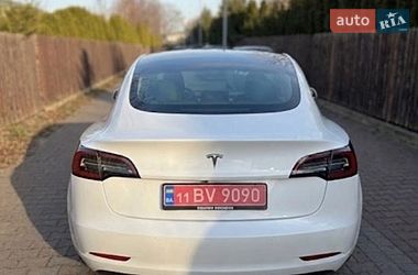 Седан Tesla Model 3 2019 в Львове