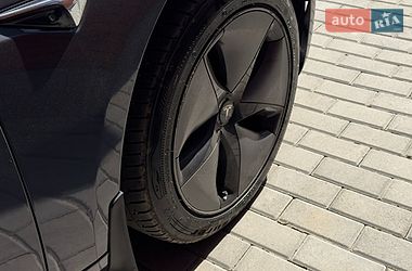 Седан Tesla Model 3 2019 в Вінниці