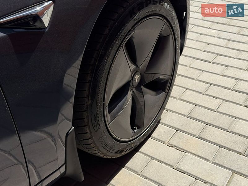 Седан Tesla Model 3 2019 в Вінниці