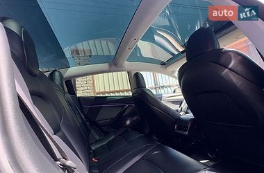 Седан Tesla Model 3 2019 в Вінниці