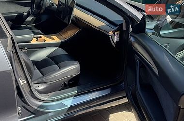 Седан Tesla Model 3 2019 в Вінниці
