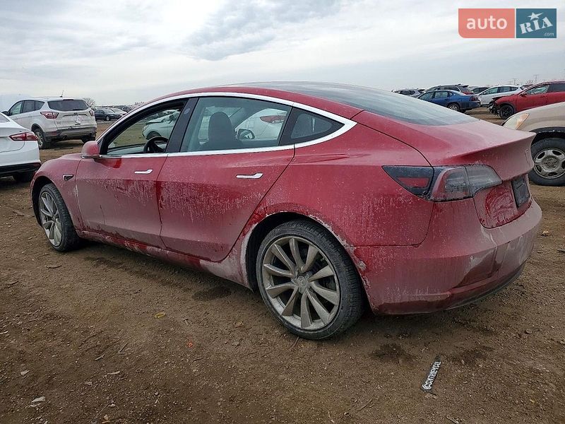 Седан Tesla Model 3 2020 в Львове