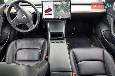 Седан Tesla Model 3 2020 в Львове