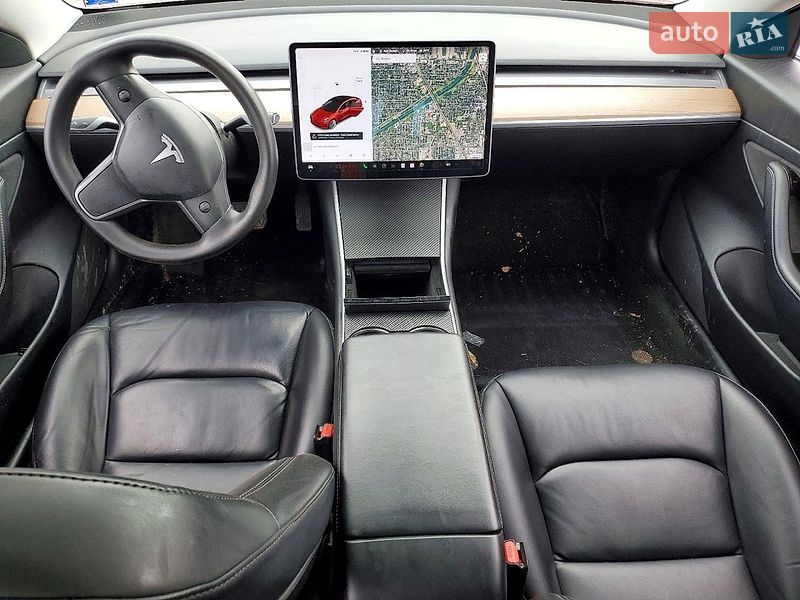 Седан Tesla Model 3 2020 в Львове