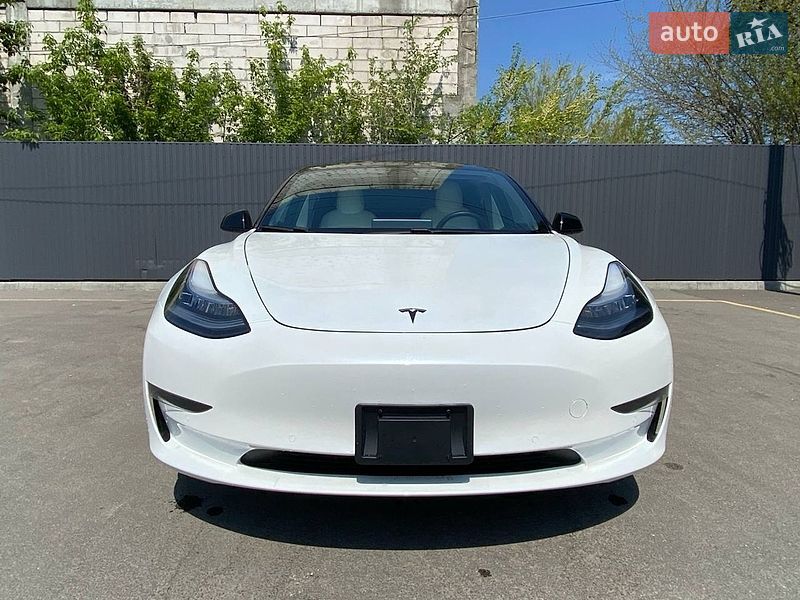 Седан Tesla Model 3 2021 в Днепре