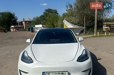 Седан Tesla Model 3 2020 в Ніжині