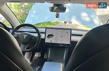 Седан Tesla Model 3 2020 в Ніжині