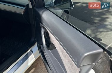 Седан Tesla Model 3 2020 в Ніжині