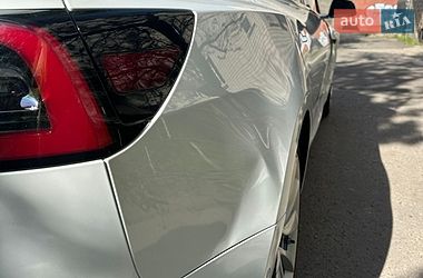 Седан Tesla Model 3 2020 в Ніжині