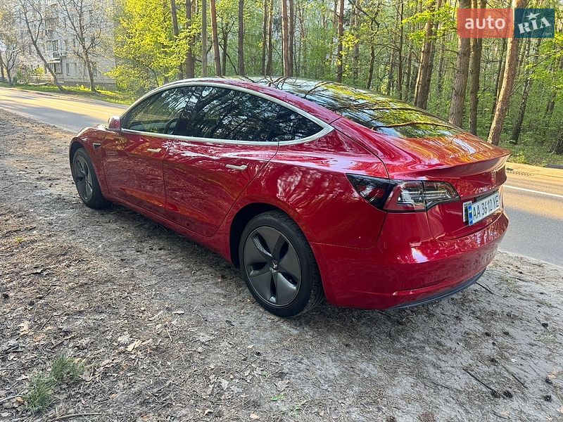 Седан Tesla Model 3 2020 в Києві