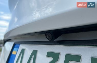 Седан Tesla Model 3 2020 в Львові
