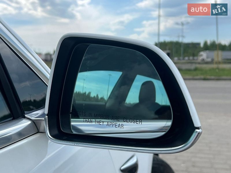Седан Tesla Model 3 2020 в Львові