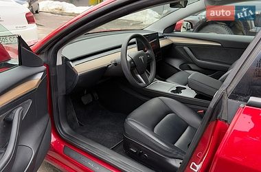 Седан Tesla Model 3 2023 в Львове