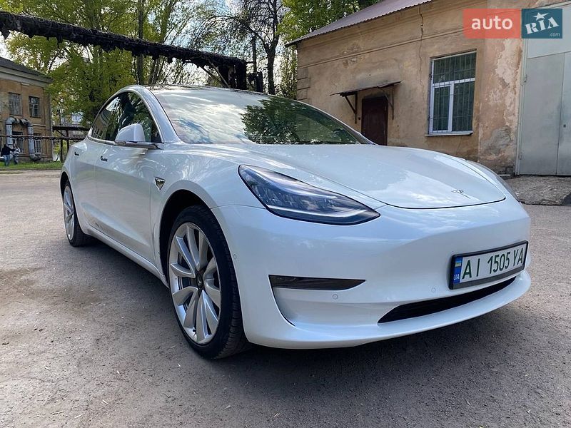 Седан Tesla Model 3 2019 в Днепре