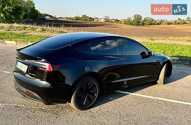 Седан Tesla Model 3 2024 в Киеве
