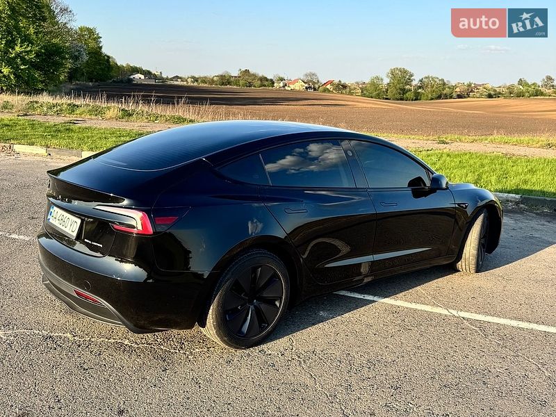 Седан Tesla Model 3 2024 в Киеве