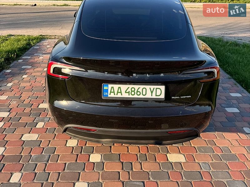 Седан Tesla Model 3 2024 в Киеве