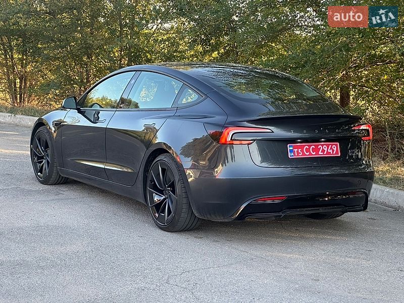 Седан Tesla Model 3 2024 в Запоріжжі