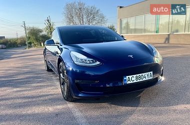 Седан Tesla Model 3 2018 в Кам'янському
