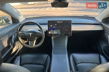Седан Tesla Model 3 2018 в Кам'янському