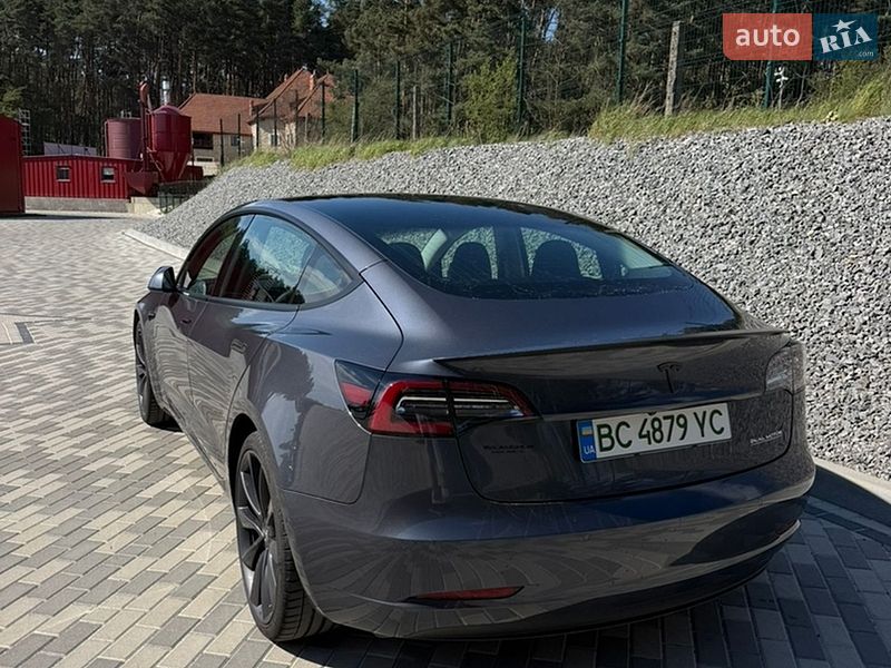 Седан Tesla Model 3 2020 в Львове