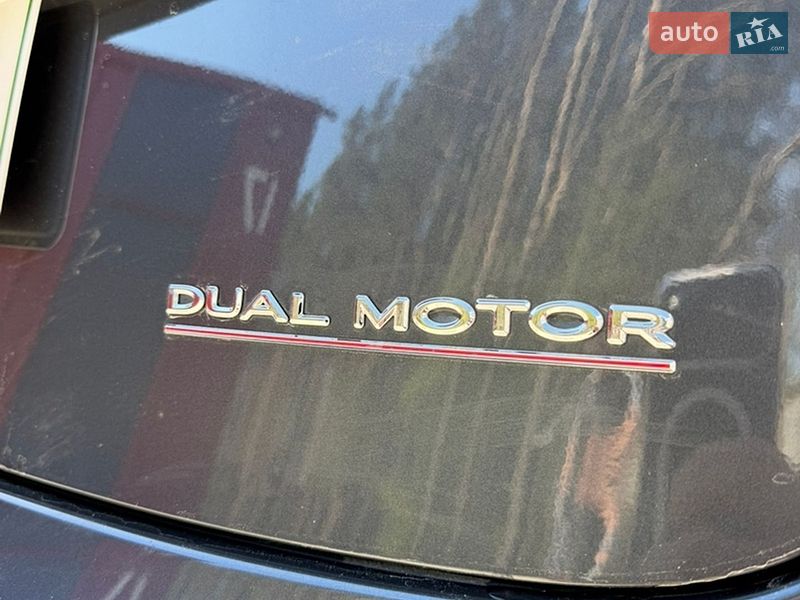 Седан Tesla Model 3 2020 в Львове