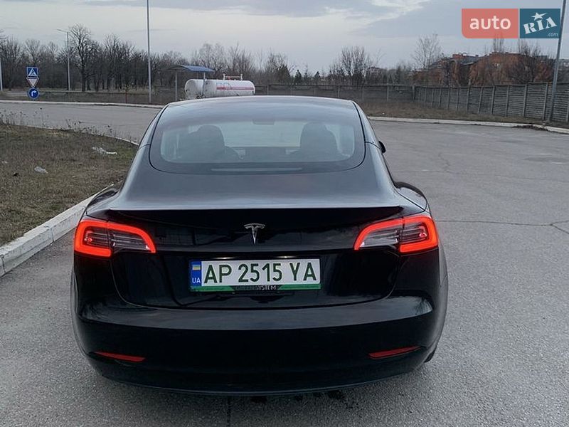 Седан Tesla Model 3 2022 в Запорожье