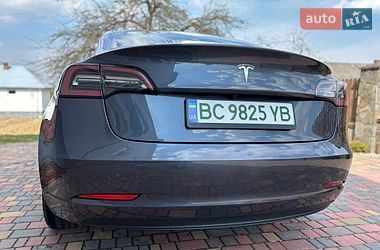 Седан Tesla Model 3 2021 в Львове