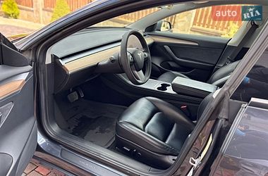 Седан Tesla Model 3 2021 в Львове