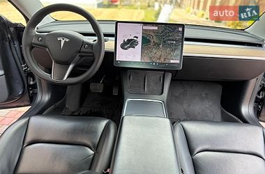 Седан Tesla Model 3 2021 в Львове
